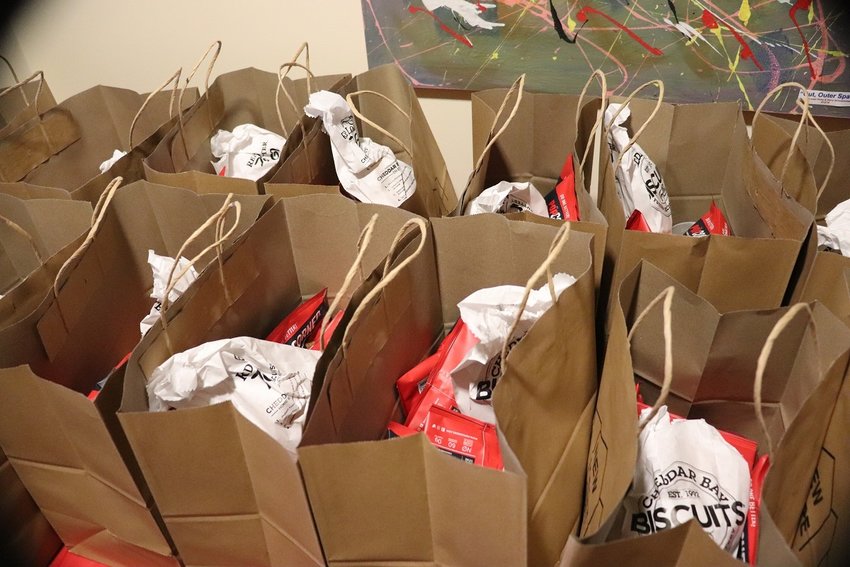 A total of 400 holiday meals were distributed by New Hope Community to 100 local families.